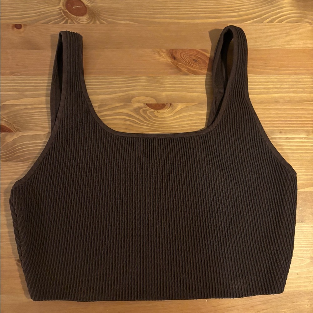 EUC Aritzia Babaton Sculpt Knit Crop Tank Size L in Rich Mocha Brown